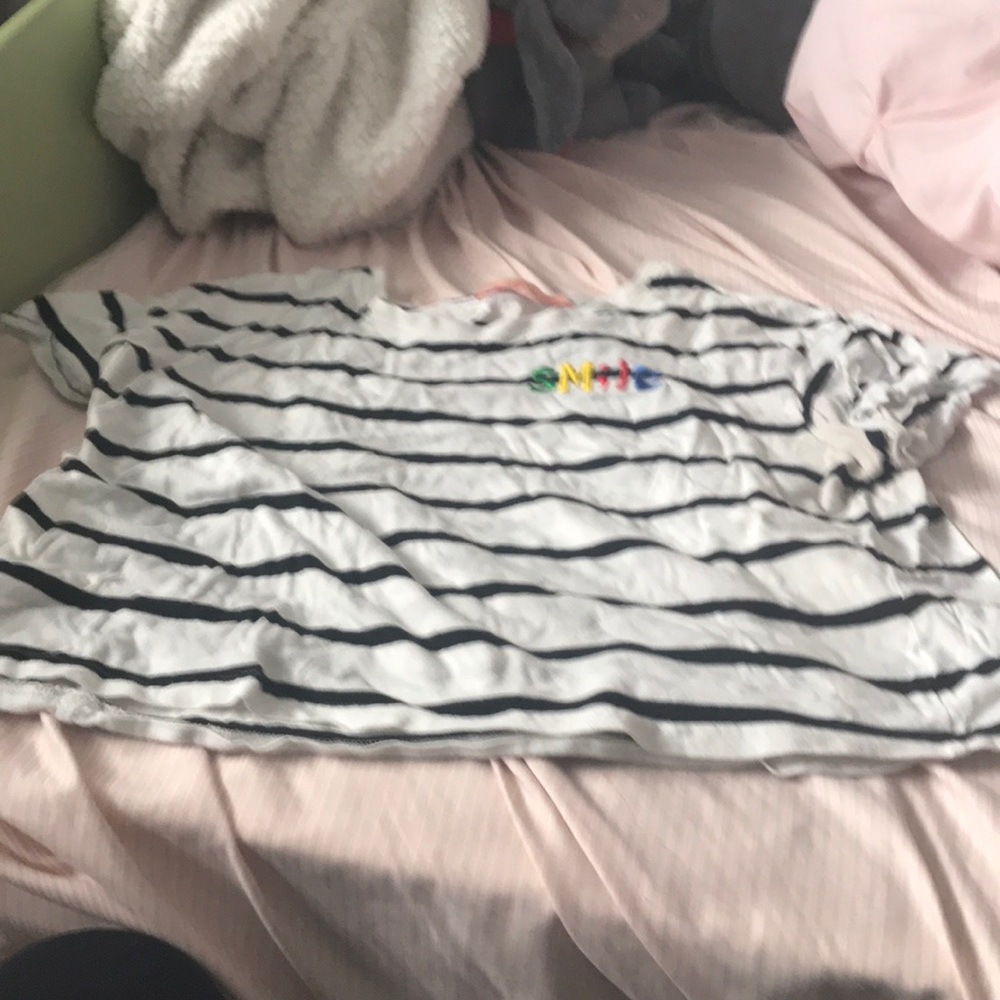 White and back cropped smile T